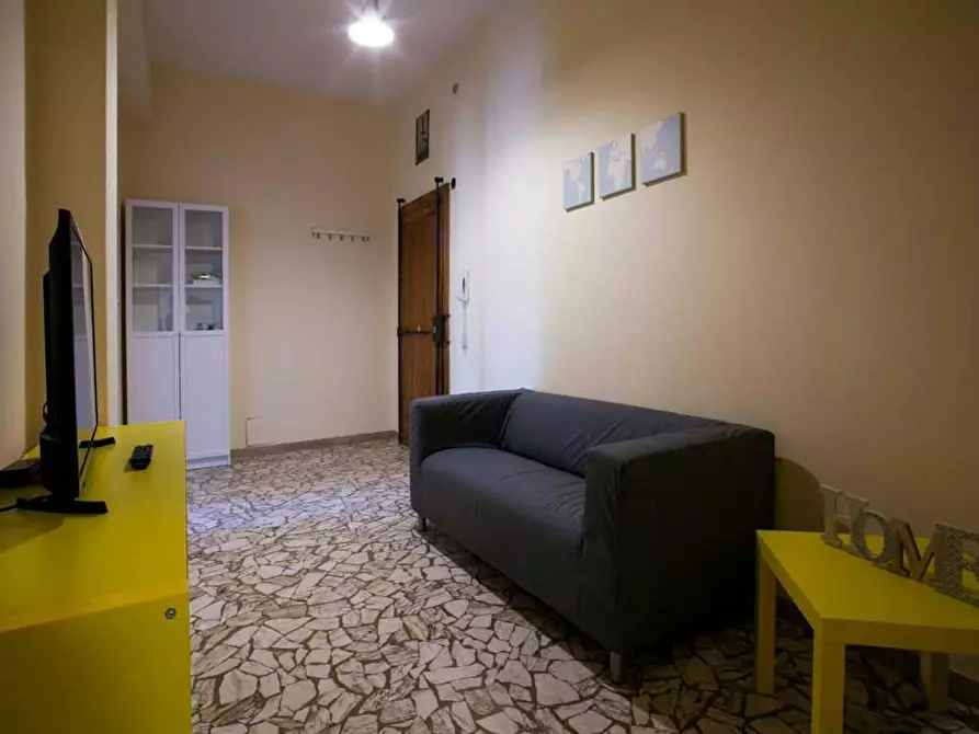 Immagine 10 di Camera in affitto  in Via Belmeloro a Bologna