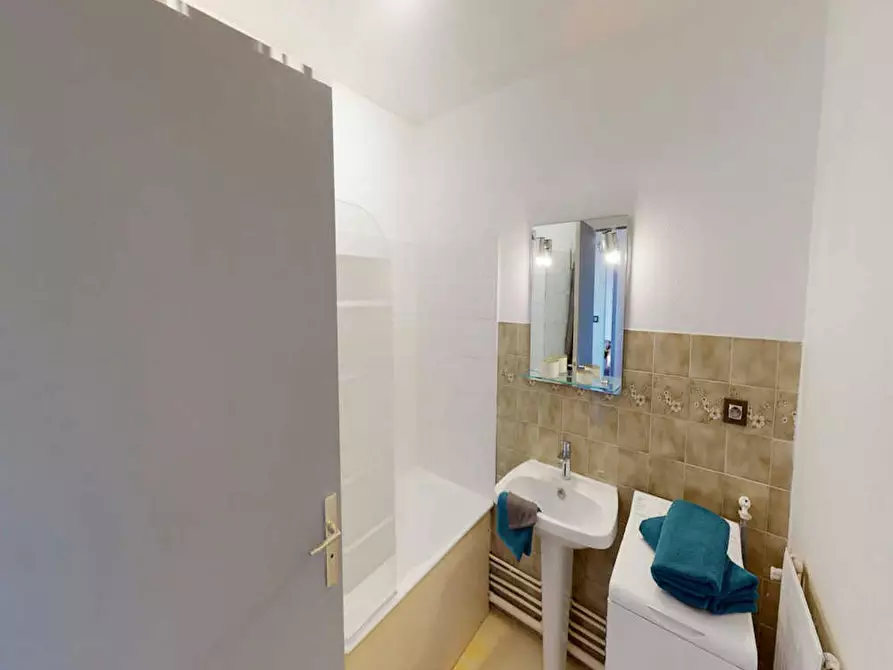 Immagine 7 di Camera in affitto  in Rue Marius Berliet a Lyon 08