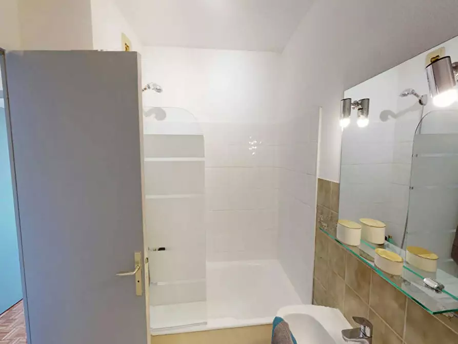 Immagine 6 di Camera in affitto  in Rue Marius Berliet a Lyon 08