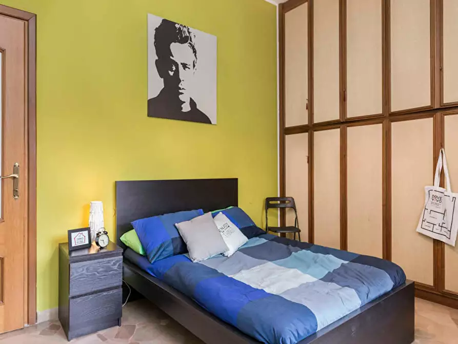 Immagine 3 di Camera in affitto  in Via Vincenzo Rabolini a Milano