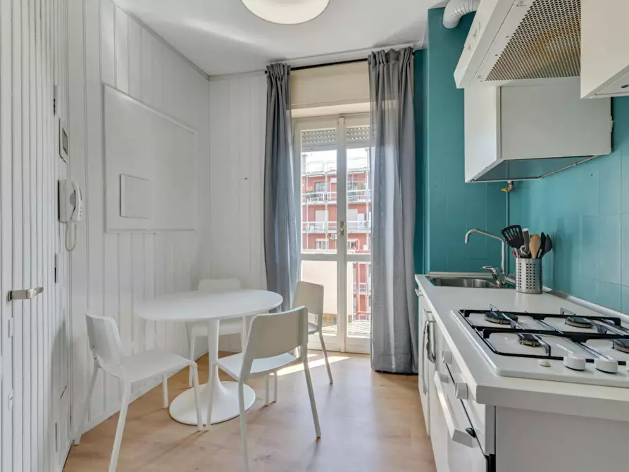 Immagine 10 di Camera in affitto  in Viale Evaristo Stefini a Milano