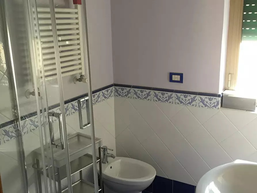 Immagine 4 di Camera in affitto  in Via Tevere a Caserta