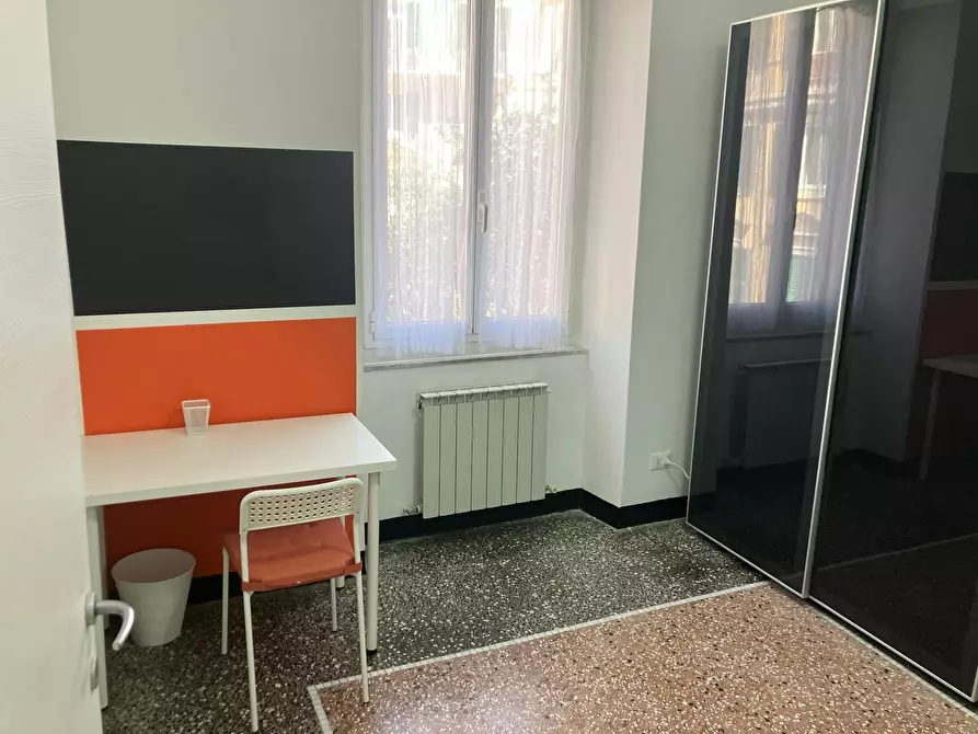 Immagine 3 di Camera in affitto  in Salita Piano di Rocca a Genova