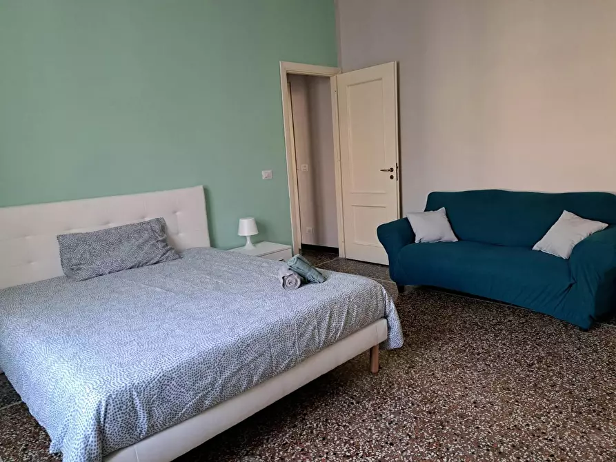 Immagine 1 di Camera in affitto  in Salita Piano di Rocca a Genova