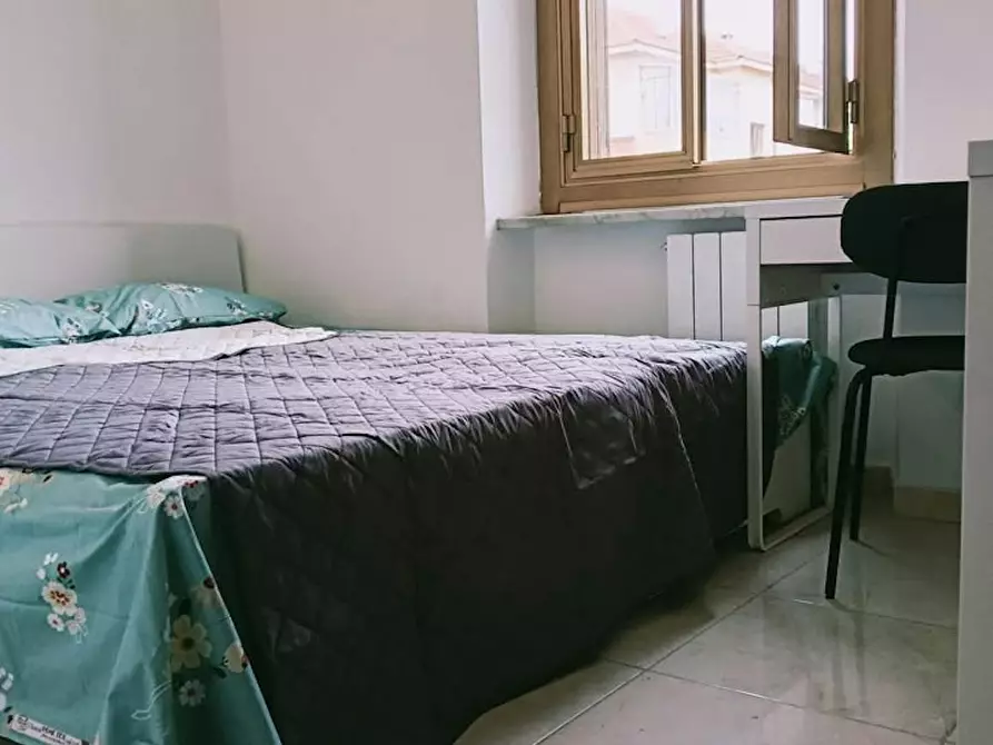 Immagine 1 di Camera in affitto  in Via Giacomo Dina a Torino