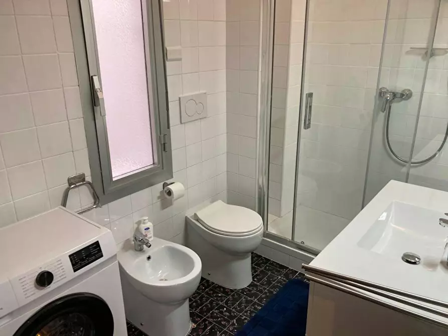 Immagine 5 di Camera in affitto  in Via Anton Giulio Barrili a Genova