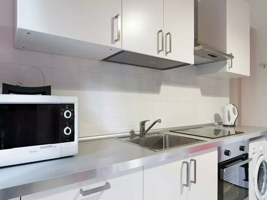 Immagine 10 di Camera in affitto  in Via Salvatore Barzilai a Milano