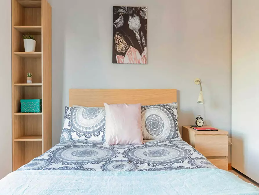 Immagine 1 di Camera in affitto  in Via Fiume delle Perle a Roma