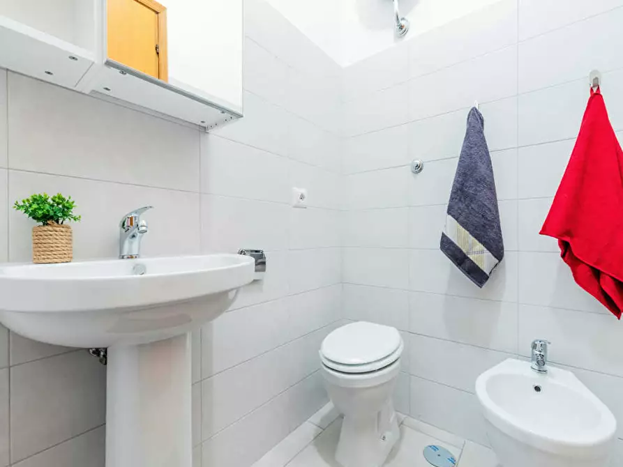 Immagine 7 di Camera in affitto  in Via Fiume delle Perle a Roma