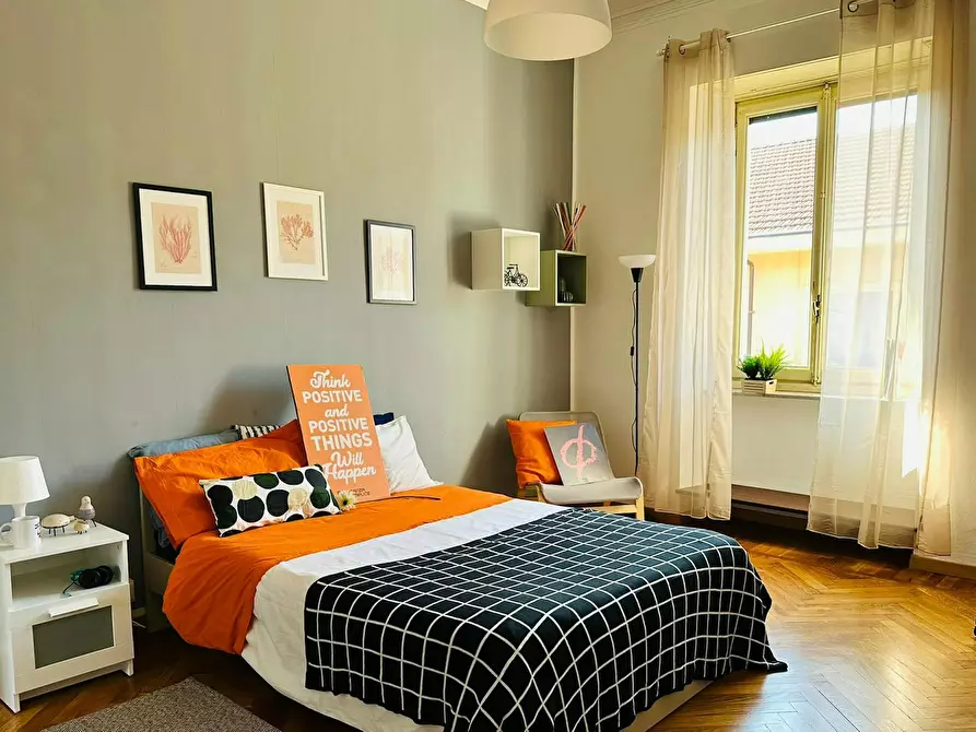 Immagine 2 di Camera in affitto  in Via Stefano Clemente a Torino