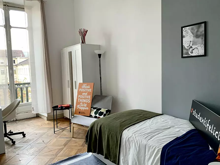 Immagine 2 di Camera in affitto  in Corso Re Umberto a Torino