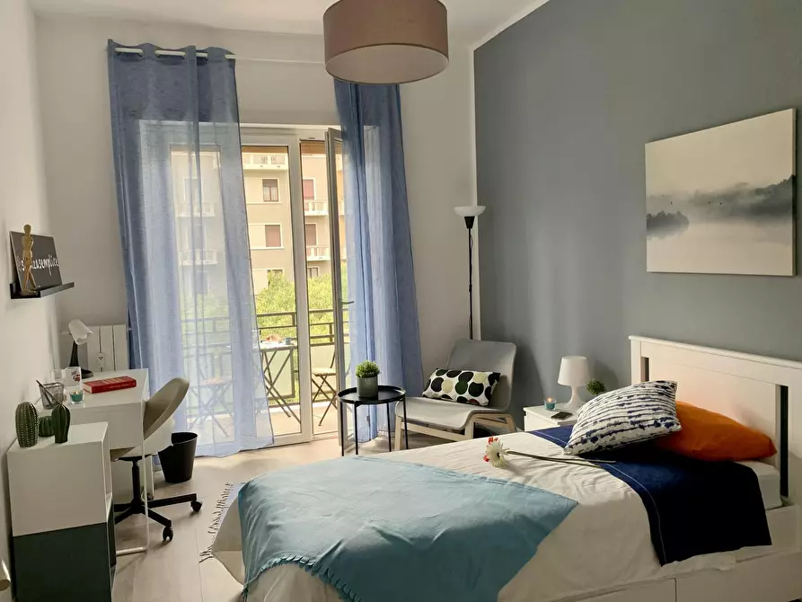 Immagine 1 di Camera in affitto  in Corso Peschiera a Torino