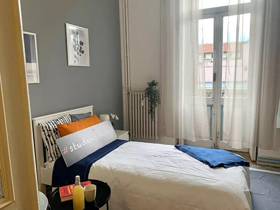 Immagine 1 di Camera in affitto  in Corso Re Umberto a Torino