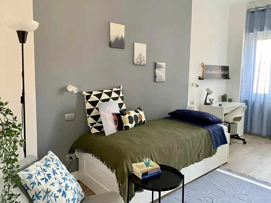 Immagine 1 di Camera in affitto  in Corso Peschiera a Torino