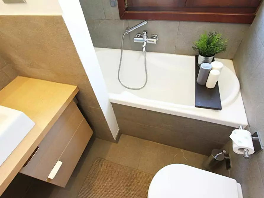 Immagine 6 di Camera condivisa in affitto  in Via Augusto Murri a Venezia