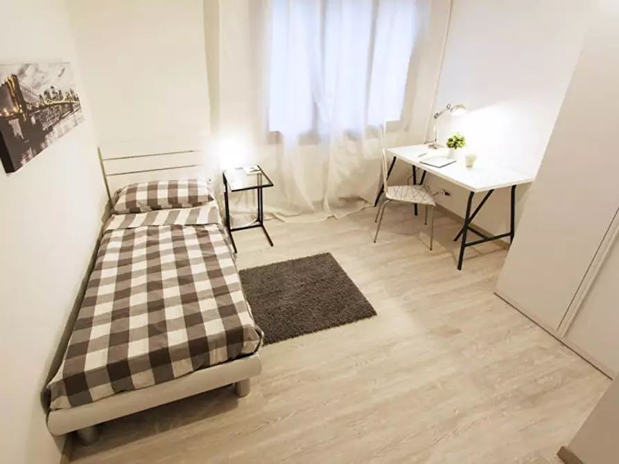 Immagine 2 di Camera in affitto  in Via Bissuola a Venezia