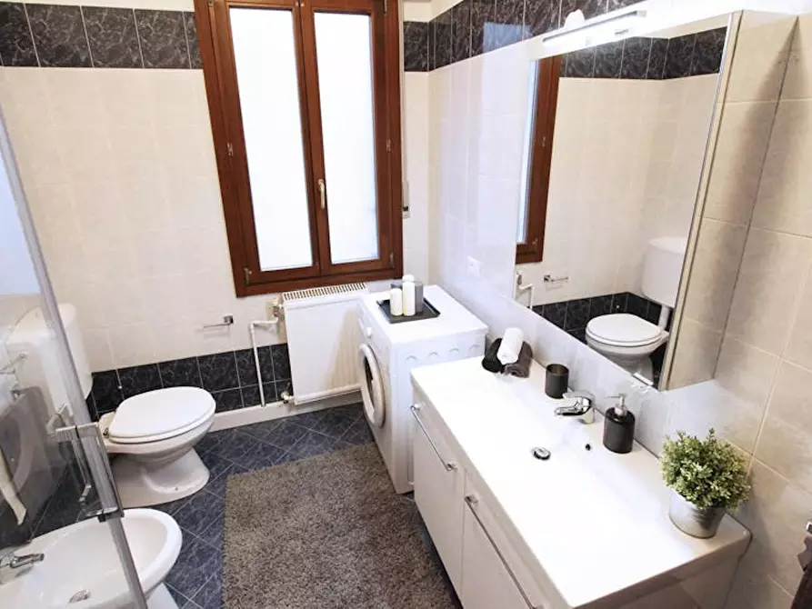 Immagine 5 di Camera in affitto  in Via Bissuola a Venezia