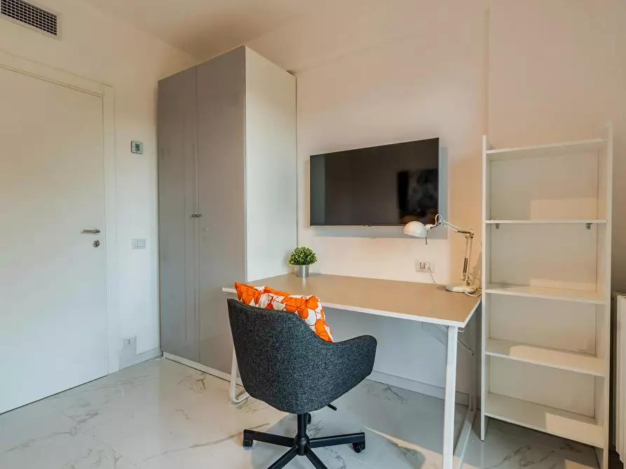 Immagine 2 di Camera in affitto  in Via Vittorio Emanuele Orlando a Milano