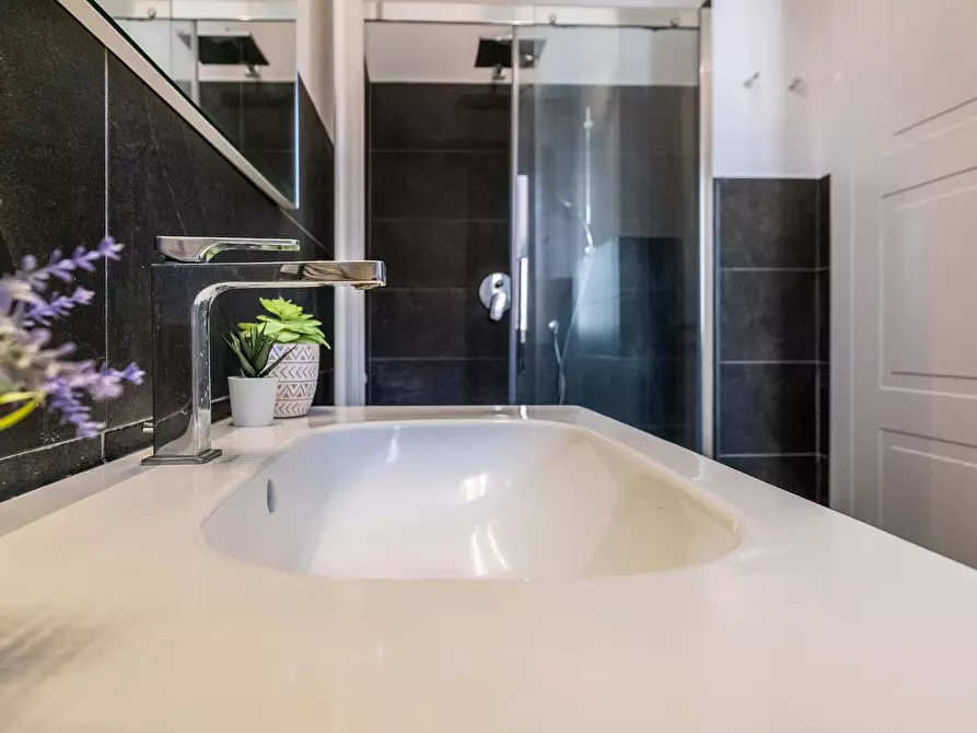 Immagine 10 di Camera in affitto  in Piazza Carlo Caneva a Milano