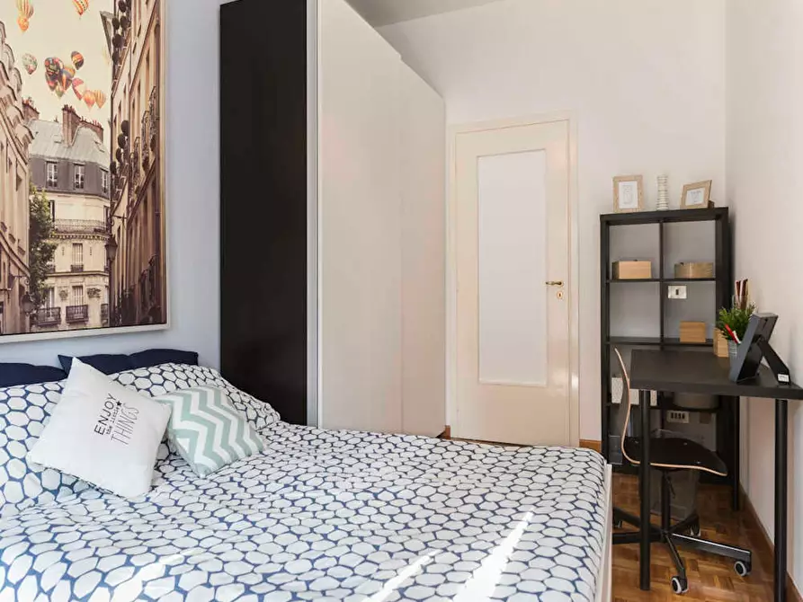 Immagine 1 di Camera in affitto  in Via delle Acacie a Buccinasco