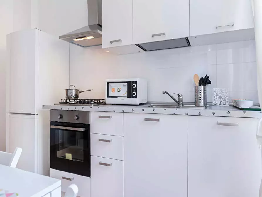 Immagine 7 di Camera in affitto  in Via delle Acacie a Buccinasco