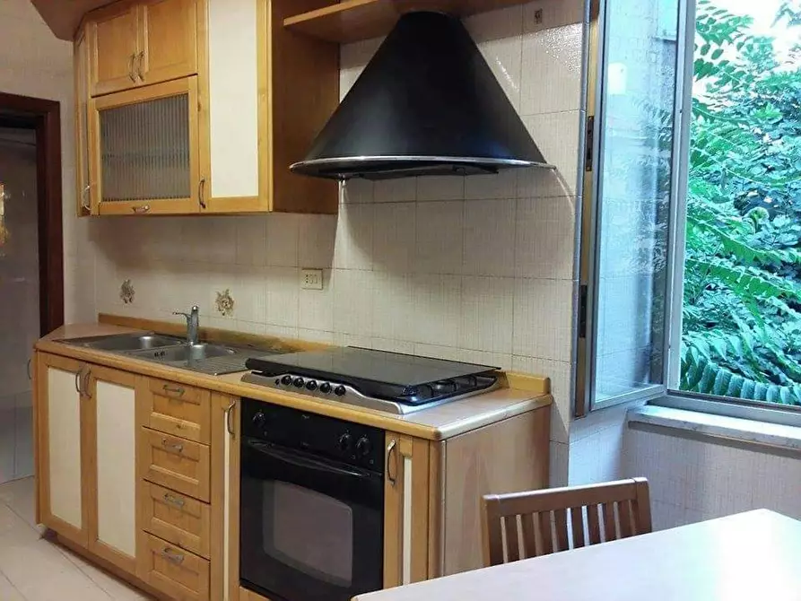 Immagine 4 di Camera in affitto  in Via Montesilvano a Napoli