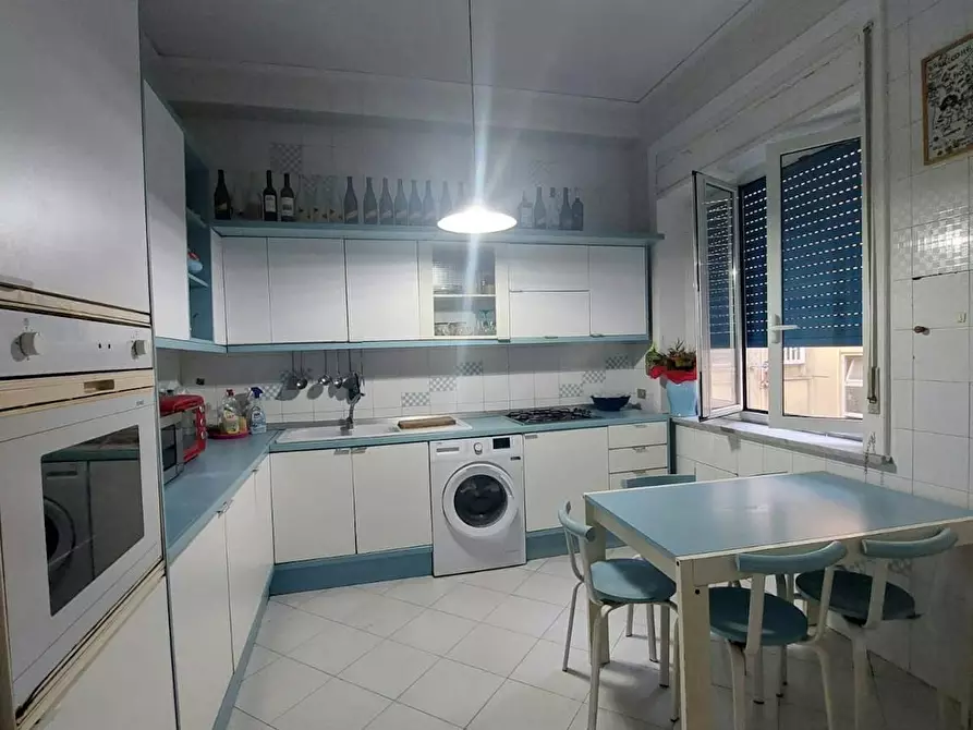 Immagine 3 di Camera in affitto  in Vico Primo Portapiccola a Montecalvario a Napoli