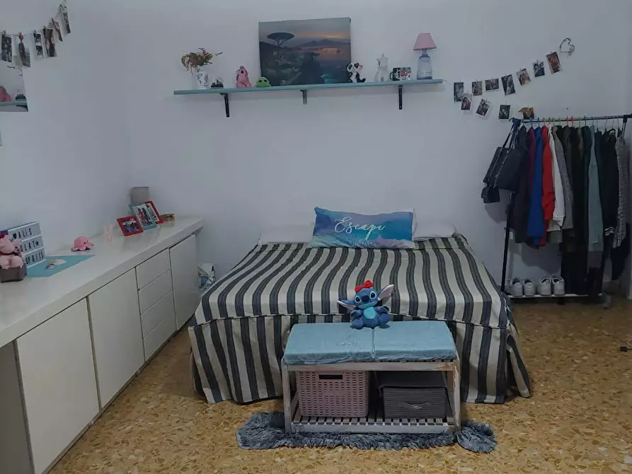 Immagine 2 di Camera in affitto  in Vico Primo Portapiccola a Montecalvario a Napoli