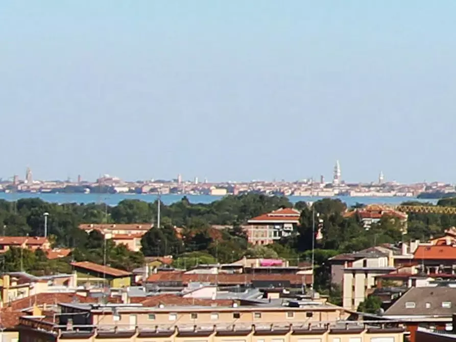 Immagine 10 di Camera in affitto  in Via Forte Marghera a Venezia