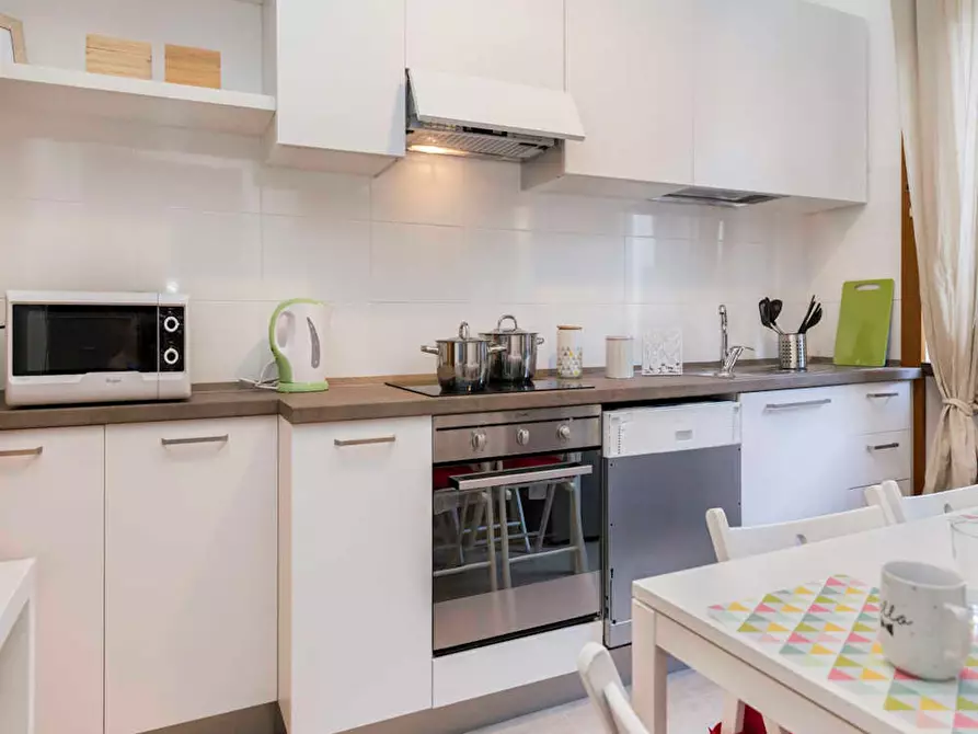 Immagine 10 di Camera in affitto  in Via Matteo Civitali a Milano