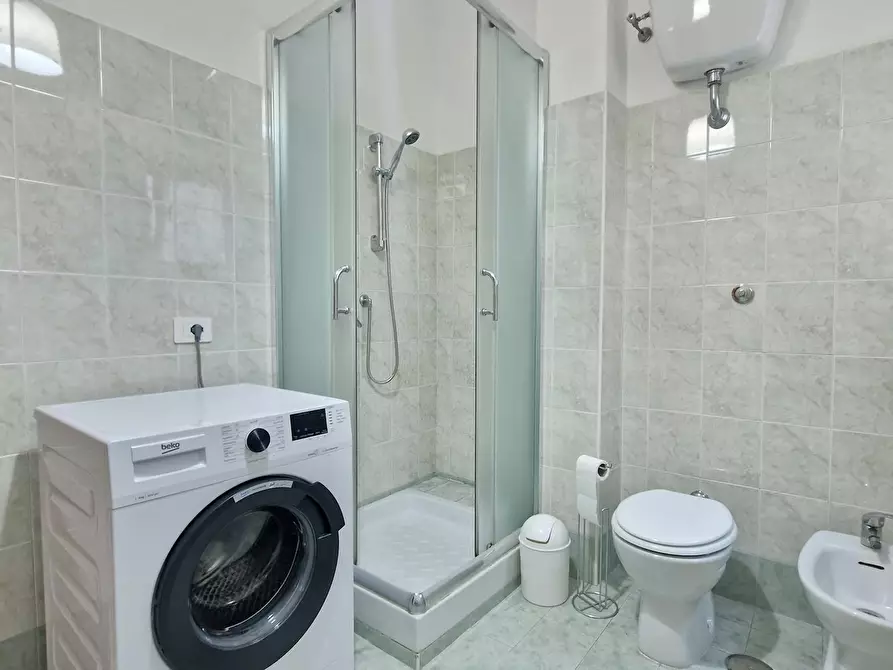 Immagine 10 di Camera in affitto  in Lungotevere di Pietra Papa a Roma