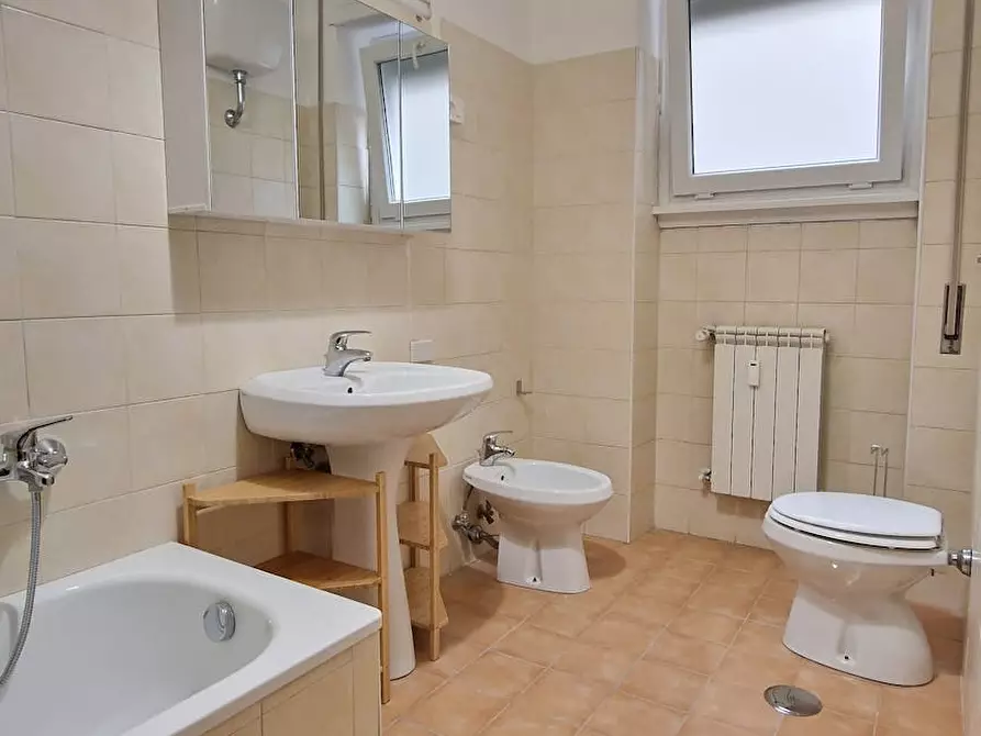 Immagine 6 di Camera in affitto  in Lungotevere di Pietra Papa a Roma