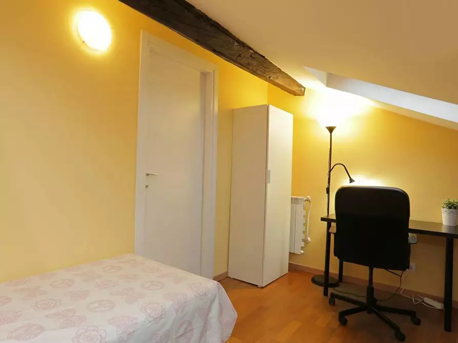 Immagine 3 di Camera in affitto  in Via Giuseppe Broggi a Milano