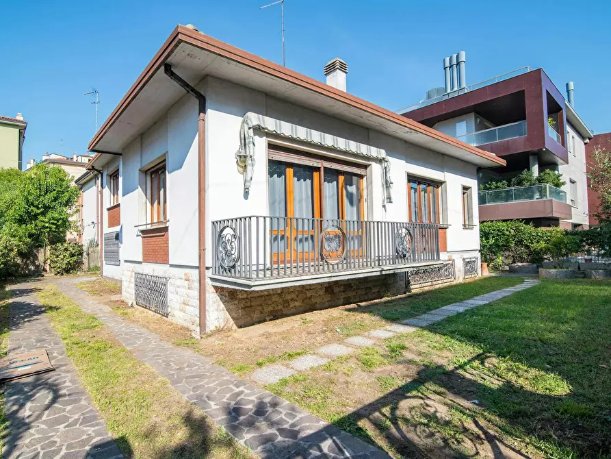 Immagine 9 di Camera in affitto  in Via Silvio Trentin a Venezia