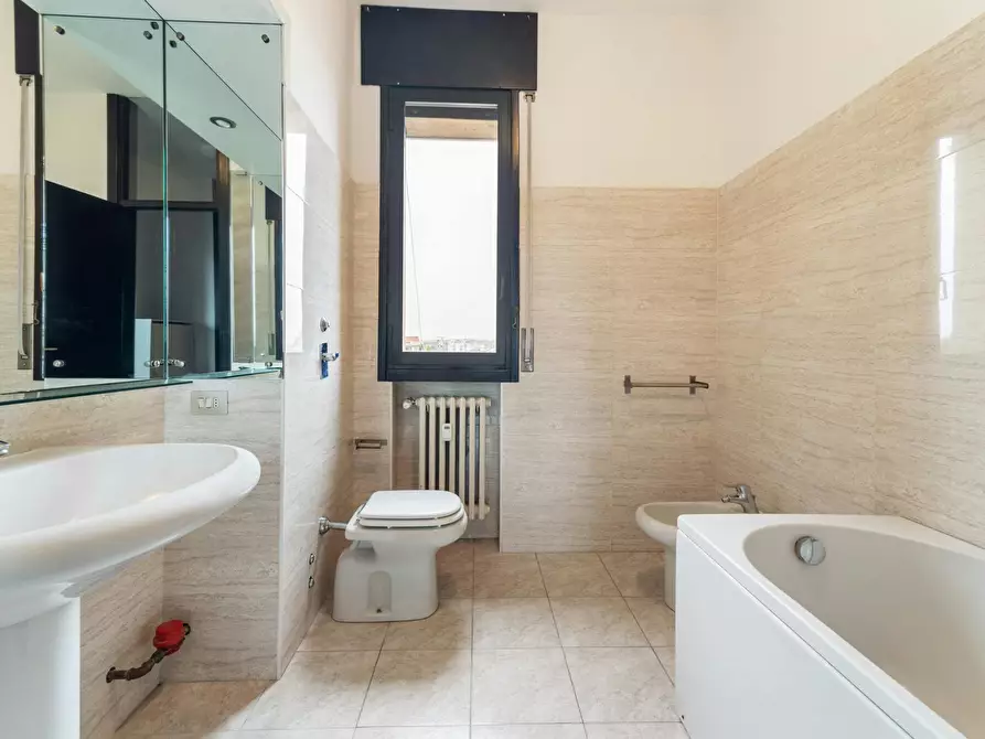 Immagine 10 di Camera in affitto  in Via Giotto a Milano