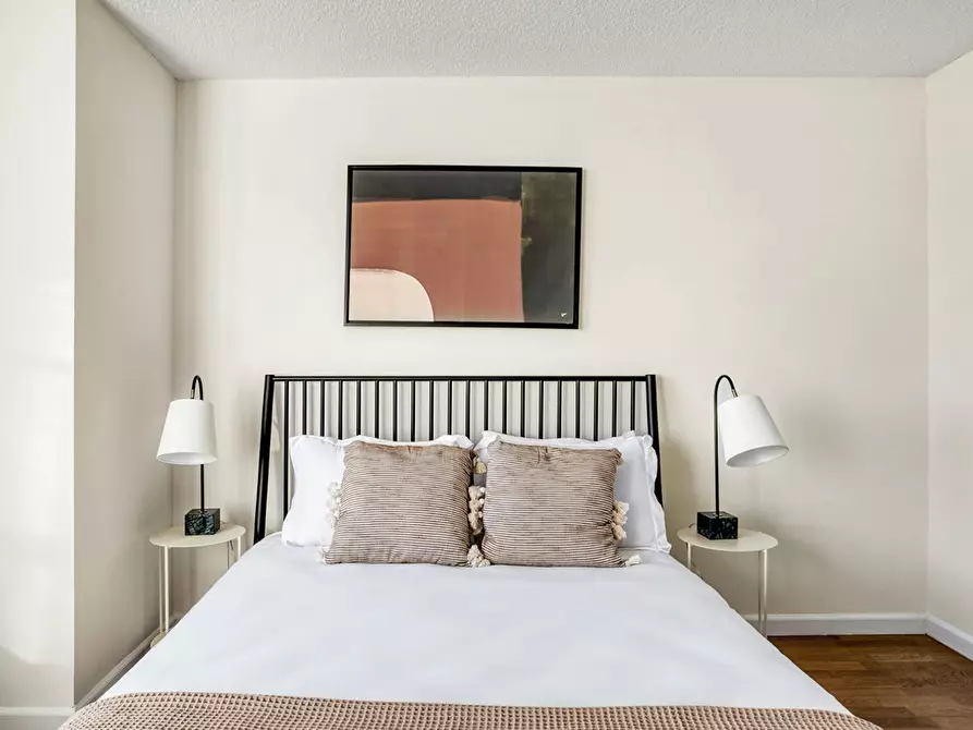 Immagine 7 di Appartamento in affitto  in East 96th Street a Torino