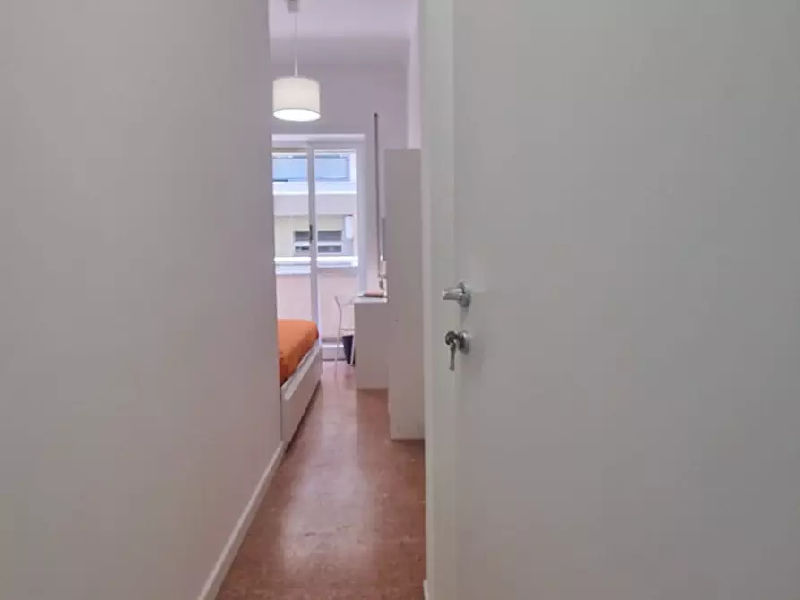 Immagine 8 di Camera in affitto  in Lungotevere di Pietra Papa a Roma