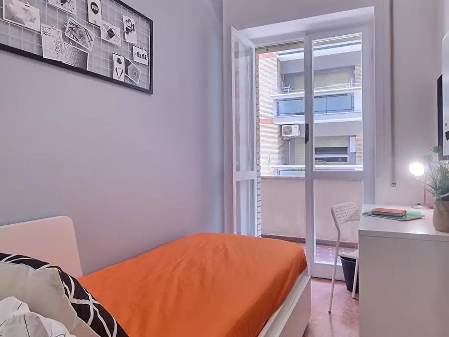 Immagine 2 di Camera in affitto  in Lungotevere di Pietra Papa a Roma