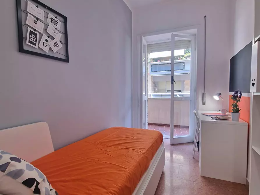 Immagine 2 di Camera in affitto  in Lungotevere di Pietra Papa a Roma