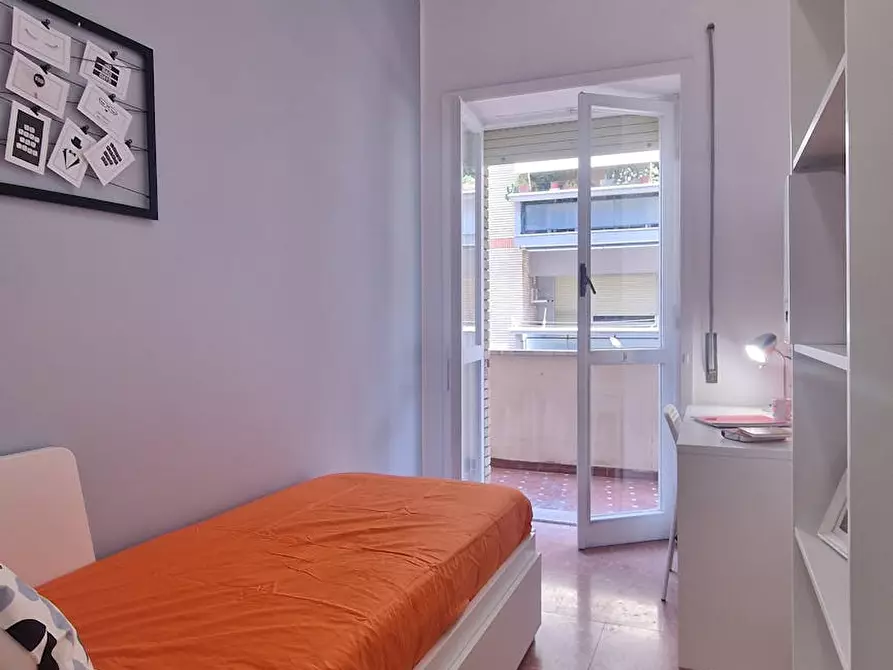 Immagine 6 di Camera in affitto  in Lungotevere di Pietra Papa a Roma