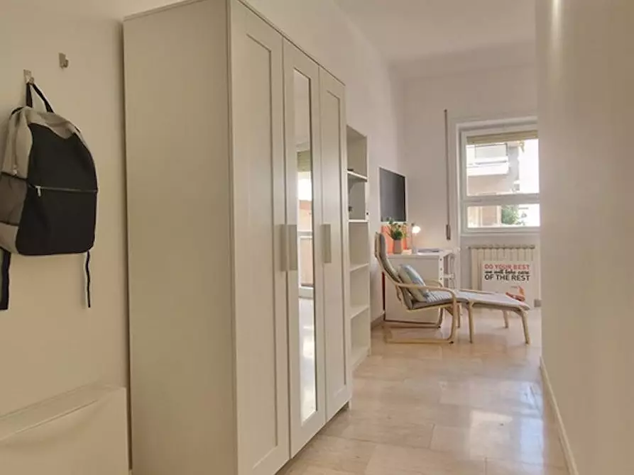 Immagine 7 di Camera in affitto  in Lungotevere di Pietra Papa a Roma