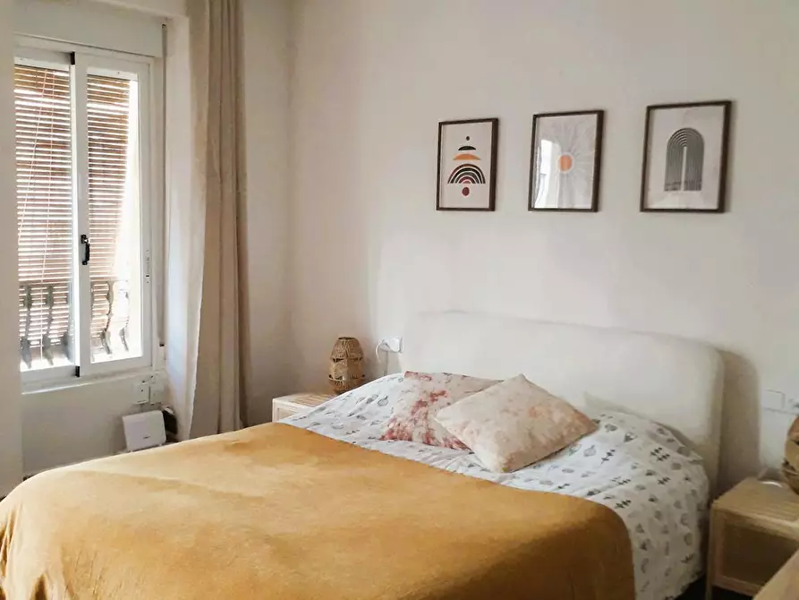 Immagine 1 di Appartamento in affitto  in Carrer de la Miraculosa a Valencia