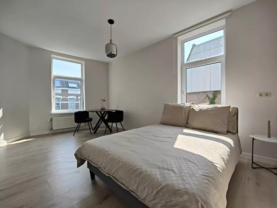 Immagine 1 di Camera in affitto  in Claes de Vrieselaan a Rotterdam