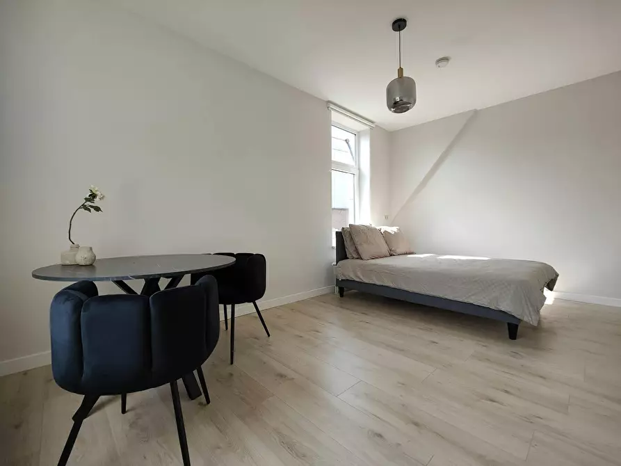 Immagine 2 di Camera in affitto  in Claes de Vrieselaan a Rotterdam