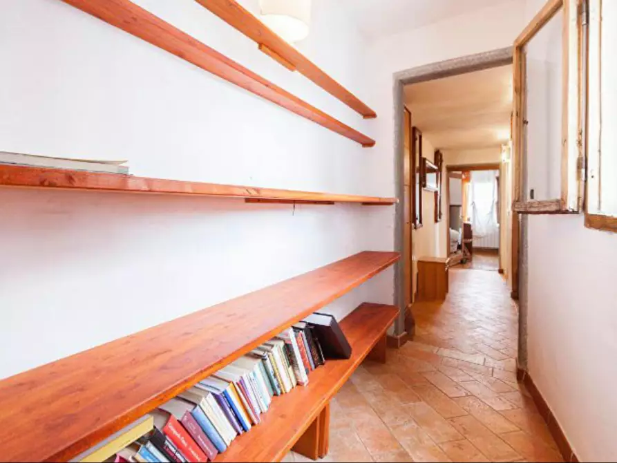 Immagine 10 di Camera in affitto  in Via dei Castellani a Firenze