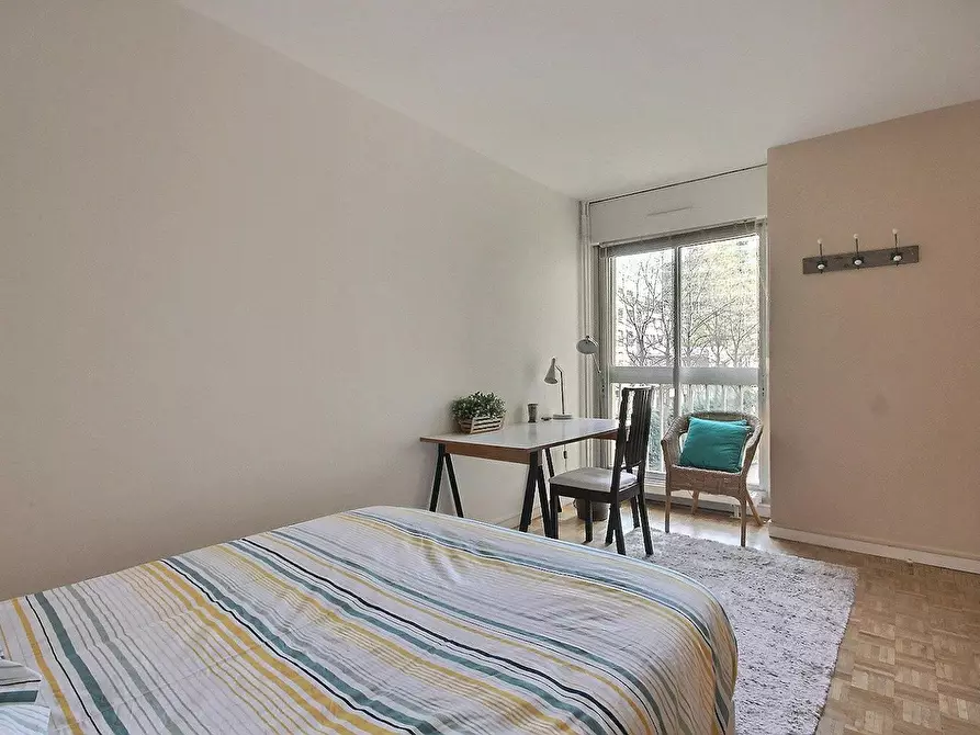 Immagine 2 di Appartamento in affitto  in Rue Saint Charles a Paris