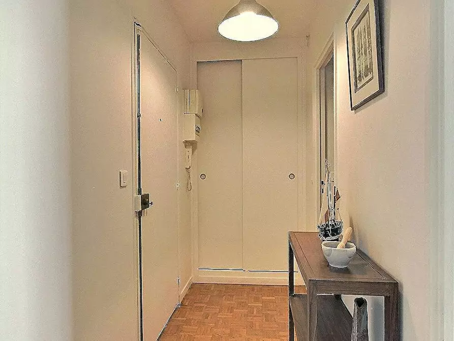 Immagine 4 di Appartamento in affitto  in Rue Saint Charles a Paris