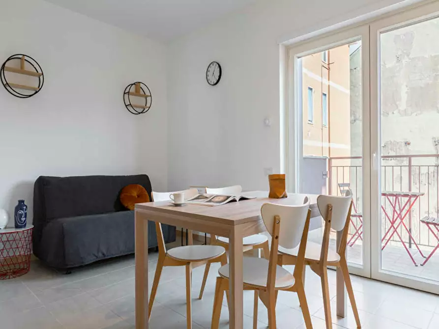 Immagine 1 di Appartamento in affitto  in Via Gardone a Milano