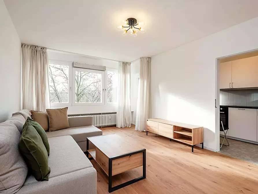 Immagine 4 di Appartamento in affitto  in Mehringplatz a Berlin Kreuzberg