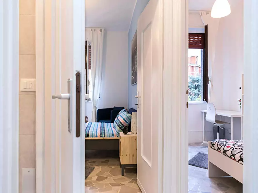 Immagine 8 di Camera in affitto  in Largo Cavalieri di Malta a Milano
